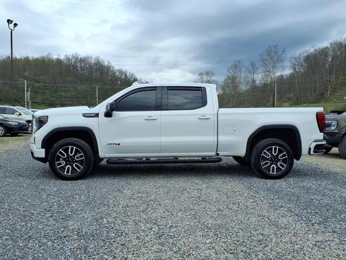 Summit White 2022 GMC Sierra 1500 AT4