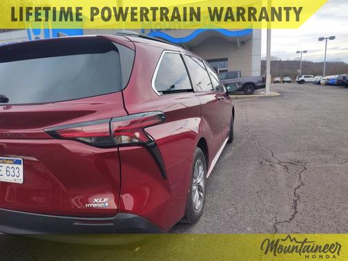 2021 Toyota Sienna XLE 7 Passenger