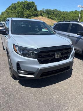 Sonic Gray Pearl 2024 Honda Ridgeline Black