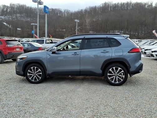 2022 Toyota Corolla Cross XLE