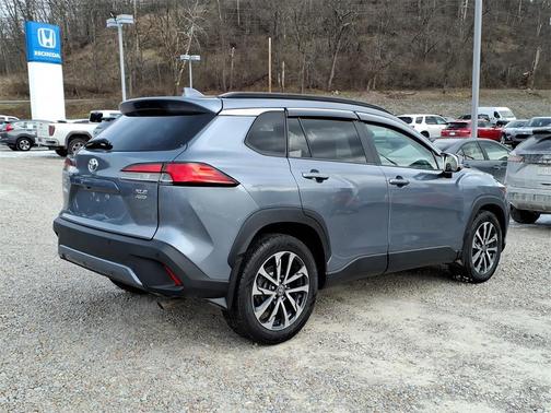 2022 Toyota Corolla Cross XLE