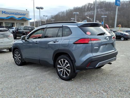 2022 Toyota Corolla Cross XLE