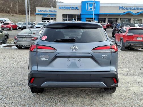 2022 Toyota Corolla Cross XLE