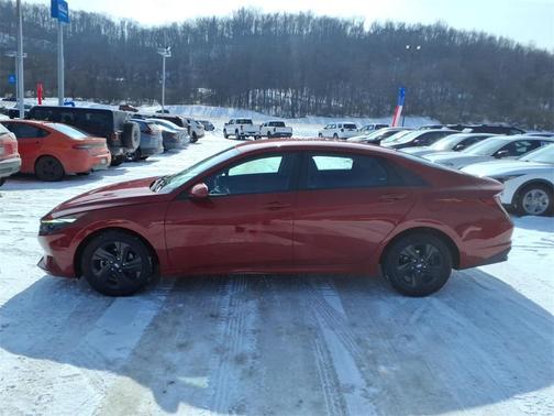 2021 Hyundai ELANTRA SEL