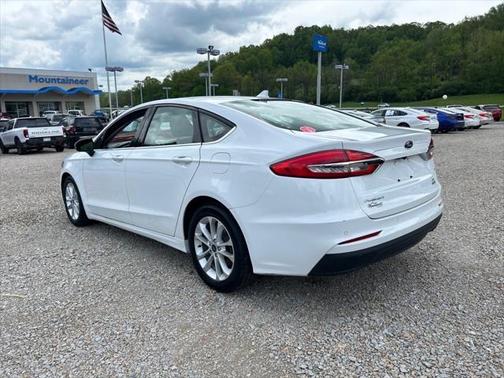 2020 Ford Fusion SE