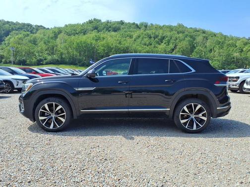 Deep Black 2024 Volkswagen Atlas Cross Sport 2.0T SEL Premium