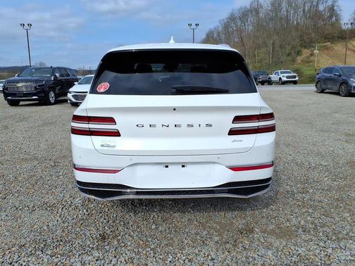 Uyuni White 2025 Genesis GV80 2.5T