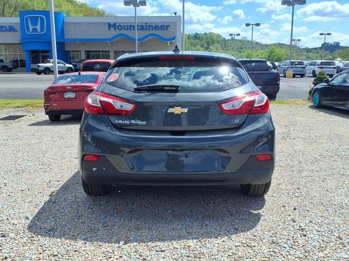 Nightfall Gray Metallic 2018 Chevrolet Cruze LT