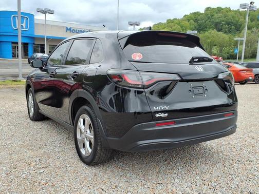 Crystal Black Pearl 2023 Honda HR-V LX