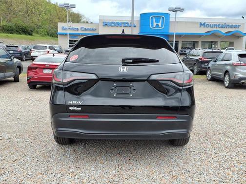 Crystal Black Pearl 2023 Honda HR-V LX