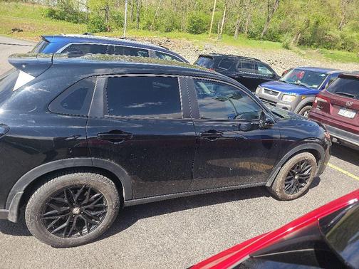 Crystal Black Pearl 2023 Honda HR-V LX