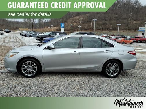 2017 Toyota Camry SE