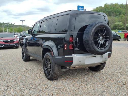 Santorini Black Metallic 2025 Land Rover Defender 110 P300