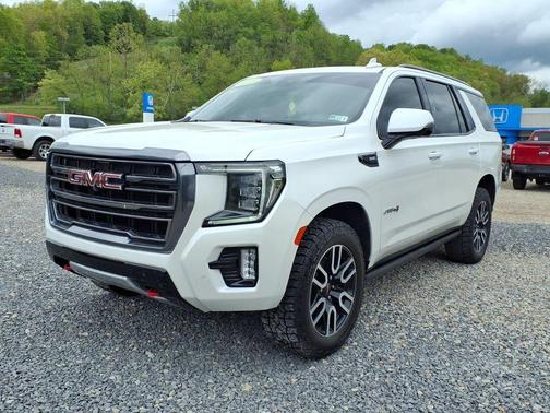 White Frost Tricoat 2023 GMC Yukon 4WD AT4