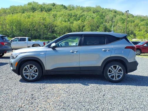 Steel Gray 2022 Kia Seltos LX