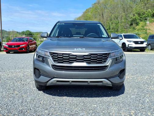 Steel Gray 2022 Kia Seltos LX