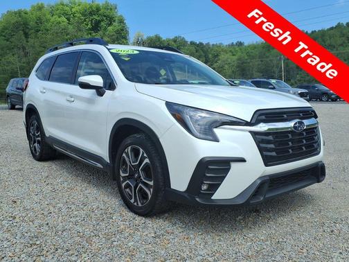 Crystal White Pearl 2023 Subaru Ascent Limited 8-Passenger