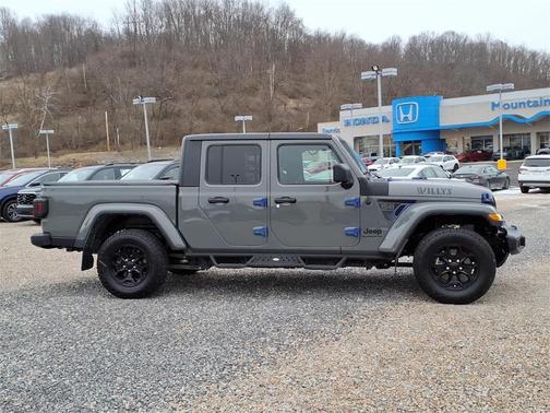 2021 Jeep Gladiator Willys 4x4