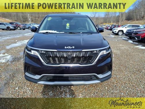 2024 Kia Carnival LX