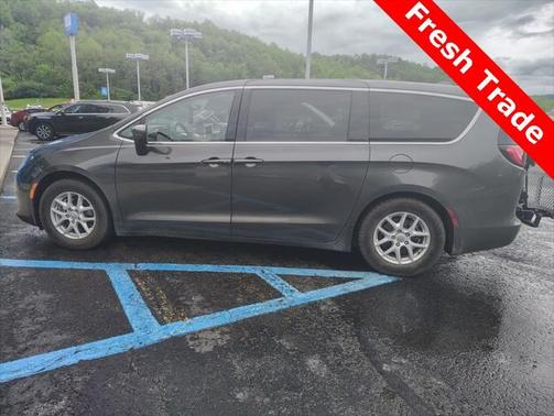 2017 Chrysler Pacifica LX