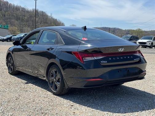 2022 Hyundai ELANTRA HEV Blue