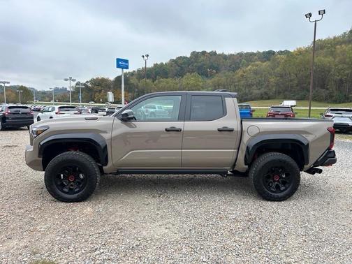 2025 Toyota Tacoma Hybrid Trailhunter