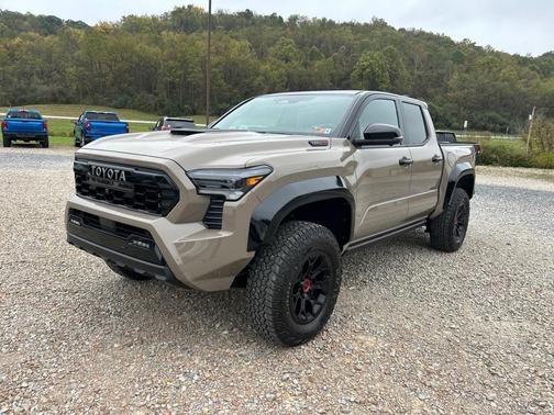 2025 Toyota Tacoma Hybrid Trailhunter