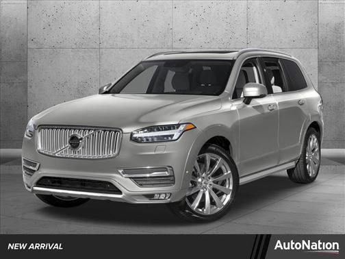 2016 Volvo XC90 T6 Momentum