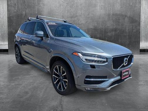 2016 Volvo XC90 T6 Momentum