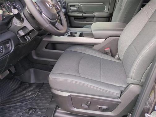 2026 RAM 2500 Big Horn Crew Cab 4x4 8' Box