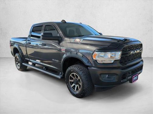 2022 RAM 2500 Tradesman Crew Cab 4x4 6'4' Box