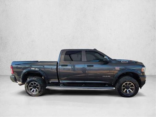 2022 RAM 2500 Tradesman Crew Cab 4x4 6'4' Box