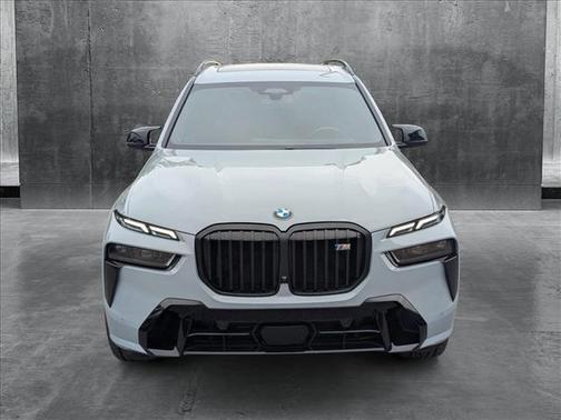 2024 BMW X7 M60i