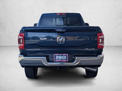 2022 RAM 2500 Laramie Crew Cab 4x4 8' Box