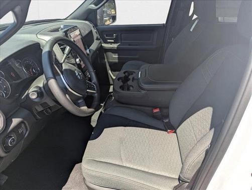 2025 RAM 3500 Tradesman Crew Cab 4x4 6'4' Box