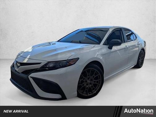 2024 Toyota Camry Hybrid SE