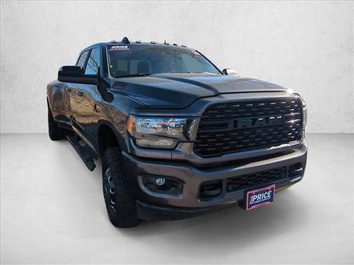 2022 RAM 3500 Big Horn Crew Cab 4x4 8' Box