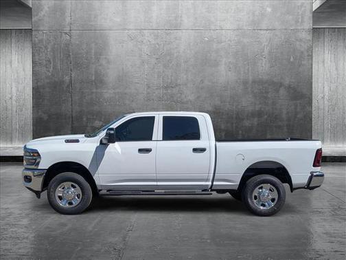 2025 RAM 2500 Tradesman Crew Cab 4x4 6'4' Box