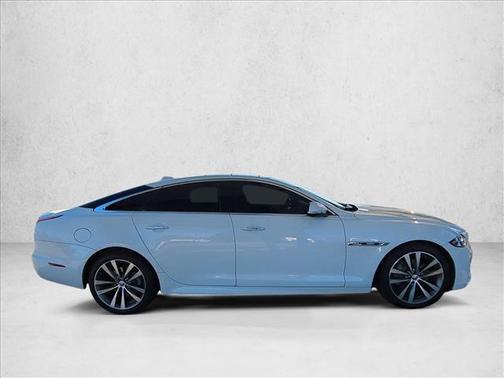2019 Jaguar XJ R-Sport