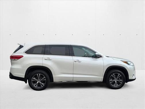 2018 Toyota Highlander LE