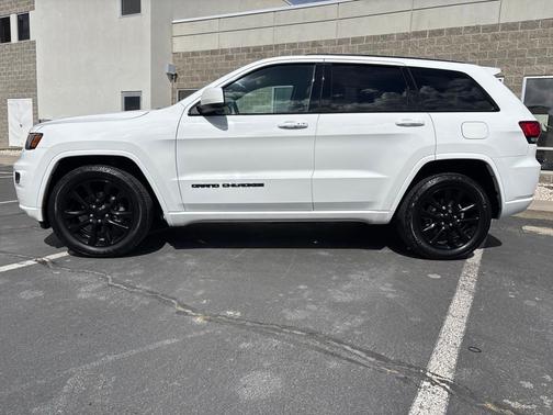 Bright White Clearcoat 2020 Jeep Grand Cherokee Altitude 4x4