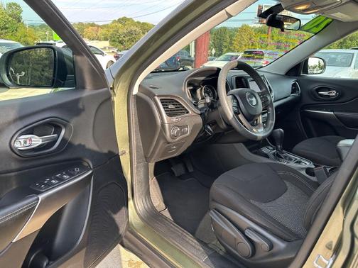 2020 Jeep Cherokee Latitude