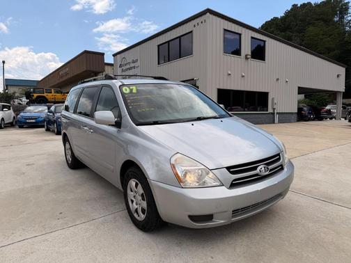 Silver 2007 Kia Sedona Base