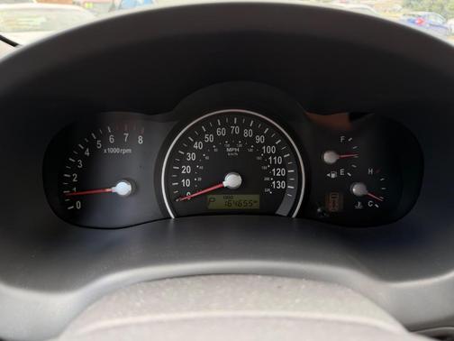 Silver 2007 Kia Sedona Base