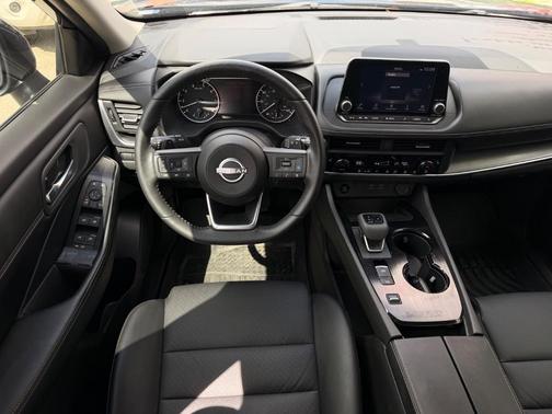 Deep Ocean Blue Pearl 2024 Nissan Rogue SV