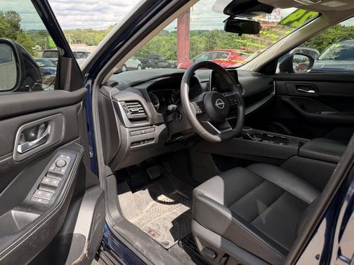Deep Ocean Blue Pearl 2024 Nissan Rogue SV