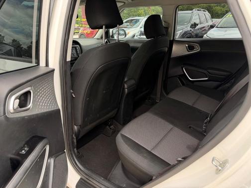 Snow White Pearl 2021 Kia Soul LX
