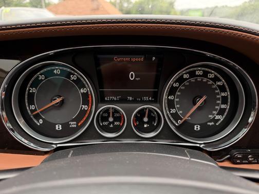 Gray 2014 Bentley Flying Spur Base