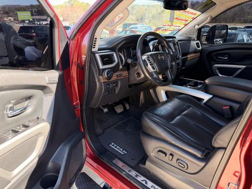 2017 Nissan Titan XD SL