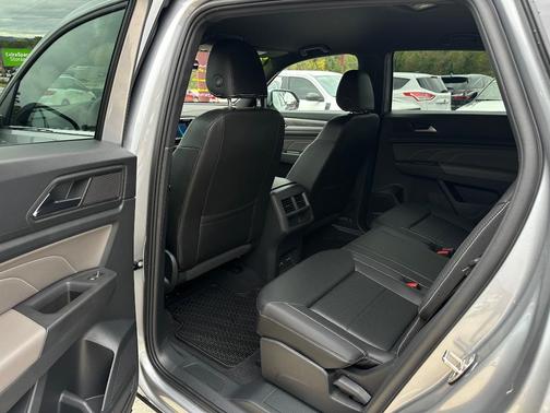 2023 Volkswagen Atlas Cross Sport 3.6L V6 SE w/Technology